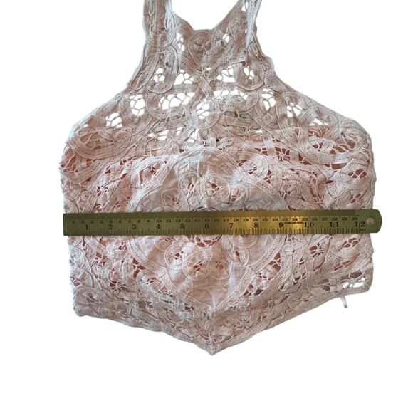 New Free People Batting My Eyes Crochet Lace Halter Crop Top XS Pink Boho - Picture 5 of 8
